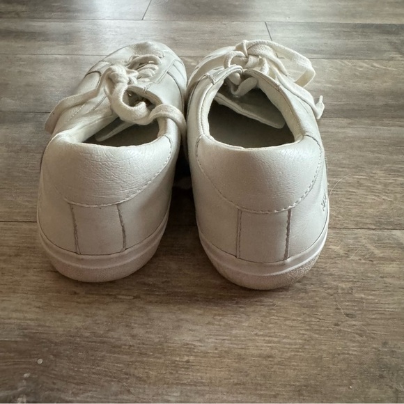 Madewell Unisex Leather Sidewalk Low-Top Sneakers - color: Pale Parchment - Picture 8 of 11